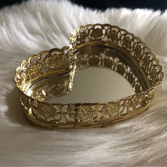 Accessories - Vintage golden mirrored heart jewelry tray